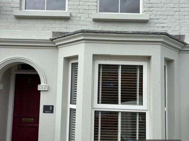 Queen Street, Aylesbury, HP20 2 bed terraced house to rent £1,375 pcm £317 pw