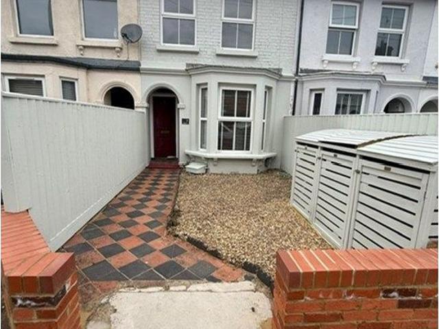 Queen Street, Aylesbury HP20, 2 bed terraced house to rent, £1,290 pcm | PrimeLocation