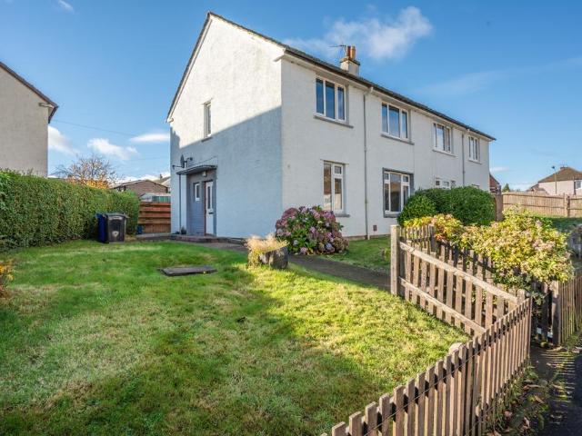 Queen Street, Bannockburn, Stirling, FK7 4 bed semi detached house to rent £1,400 pcm £323 pw