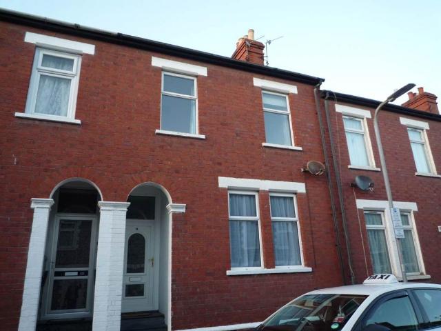 Queen Street, Barry, CF62 3 bed terraced house to rent £1,050 pcm £242 pw