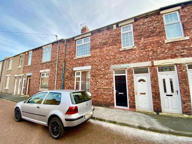 Queen Street, Birtley, Chester Le Street DH3, 2 bed flat to rent, £600 pcm | PrimeLocation