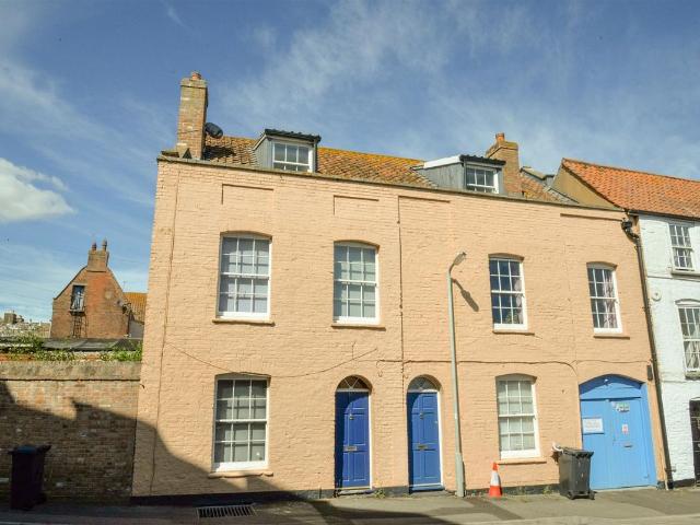 Queen Street, Bridgwater TA6, 4 bed end terrace house to rent, £1,250 pcm | PrimeLocation