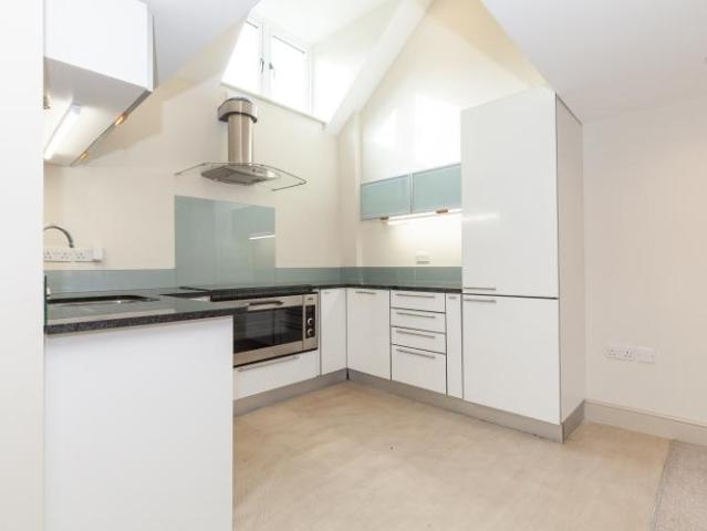 Queen Street, Dorchester on Thames 2 bed mews to rent £1,600 pcm £369 pw