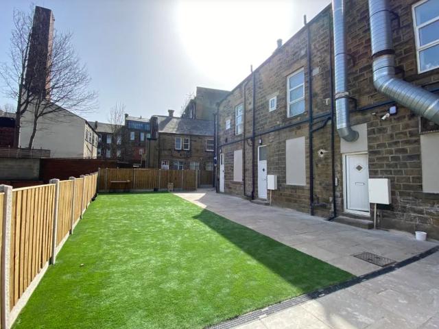 Queen Street, Leeds LS27, 1 bed flat to rent, £650 pcm | PrimeLocation