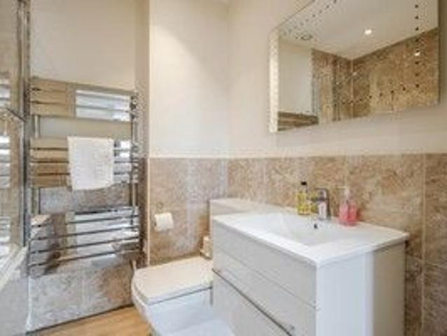 Queen Street, Maidenhead SL6, 1 bed flat to rent, £3,500 pcm | PrimeLocation
