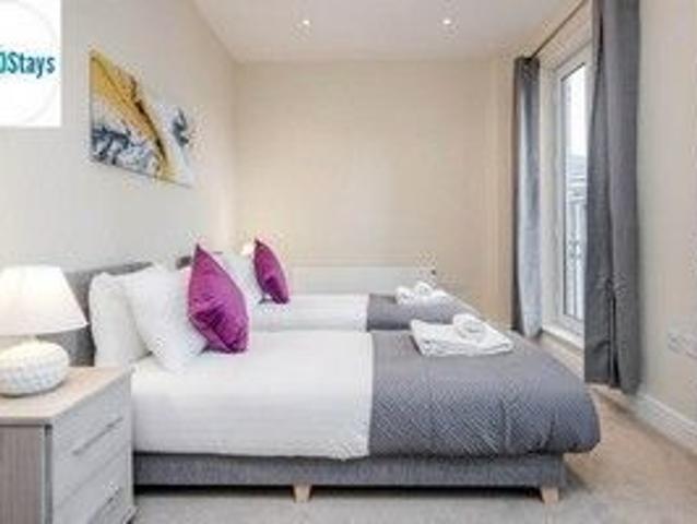 Queen Street, Maidenhead SL6, 2 bed flat to rent, £3,500 pcm | PrimeLocation