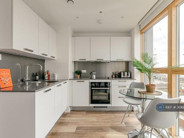 Queen Street, Maidenhead, SL6 Studio to rent £1,475 pcm £340 pw