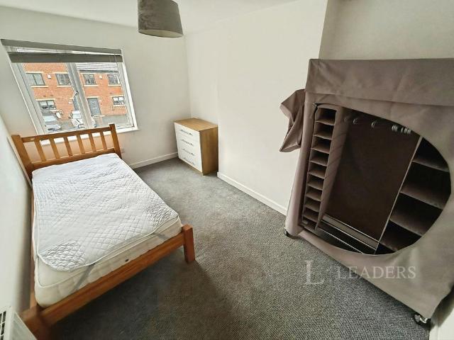 Queen Street, Normanton, West. 1 bed in a house share to rent £350 pcm £81 pw