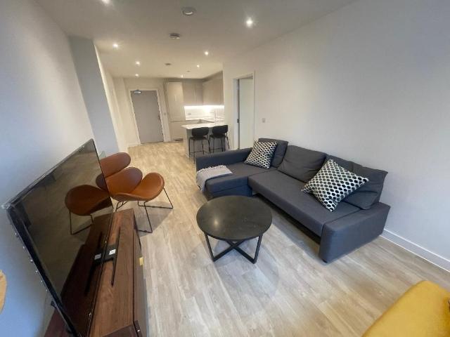 Queen Street, Salford M3, 2 bed flat to rent, £1,650 pcm | PrimeLocation