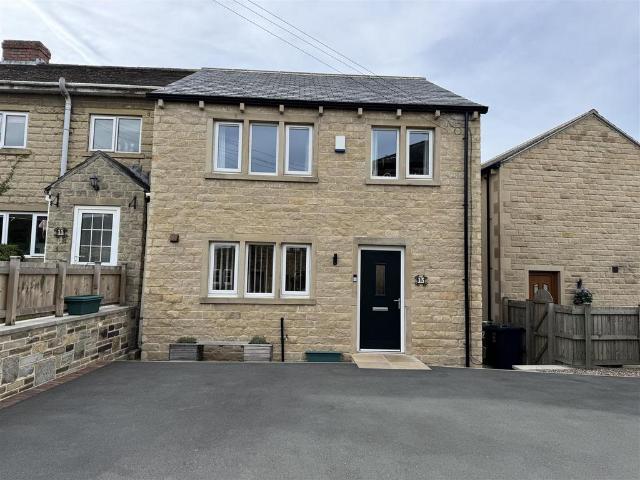 Queen Street, Skelmanthorpe. 3 bed end of terrace house to rent £975 pcm £225 pw