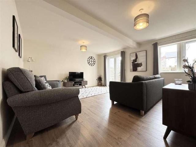 Queen Street, Skelmanthorpe, Huddersfield, HD8