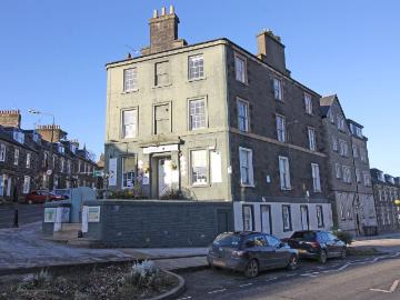 Queen Street, Stirling FK8, 2 bed penthouse to rent, £1,100 pcm | PrimeLocation