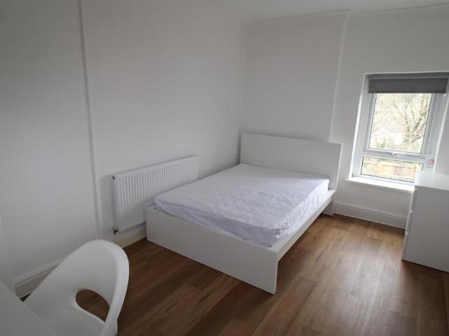Queen Street, Pontypridd CF37 House to rent £350 pcm £81 pw