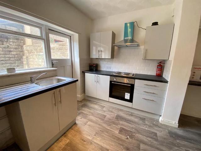 Queen Street, Pontypridd CF37 1 bed in a house share to rent £450 pcm £104 pw