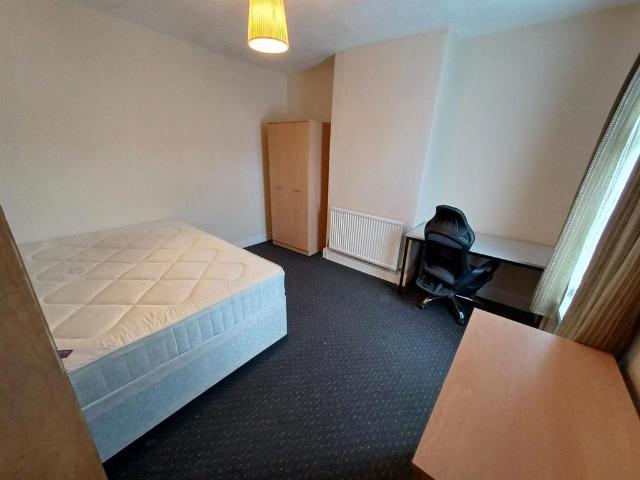 Queen Street, Pontypridd CF37 1 bed in a house share to rent £350 pcm £81 pw