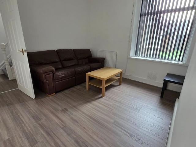 Queen Street, Pontypridd CF37, 4 bed terraced house to rent, £1,500 pcm | PrimeLocation