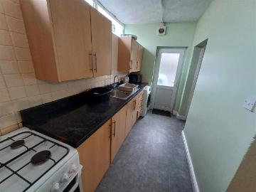 Queen Street, Pontypridd CF37, 5 bed shared accommodation to rent, £1,500 pcm | PrimeLocation