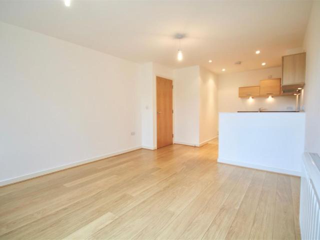 Queen Street, Portsmouth PO1, 1 bed flat to rent, £1,100 pcm | PrimeLocation