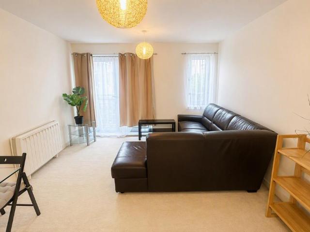 Queen Street, Portsmouth, PO1 1 bed flat to rent £1,400 pcm £323 pw