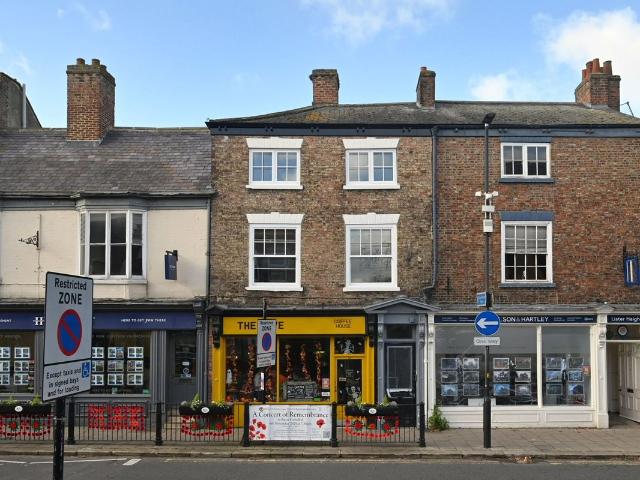 Queen Street, Ripon HG4, 2 bed flat to rent, £900 pcm | PrimeLocation