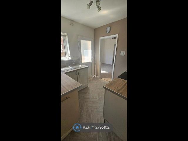 Queen Street, Rushden NN10, 3 bed terraced house to rent, £950 pcm | PrimeLocation