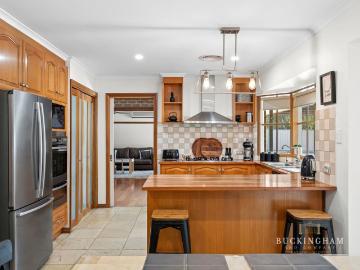 Wallan, Mitchell, Victoria, Victoria - Equipped kitchen