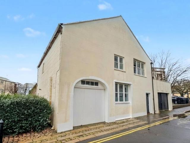 Queen Street, Whitehaven CA28 4 bed semi detached house to rent £1,250 pcm £288 pw