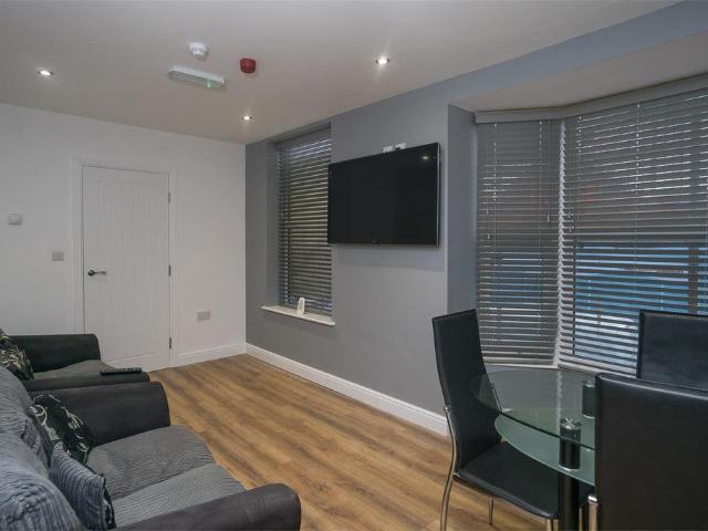 Queen Street, WITHERNSEA 1 bed flat to rent £400 pcm £92 pw