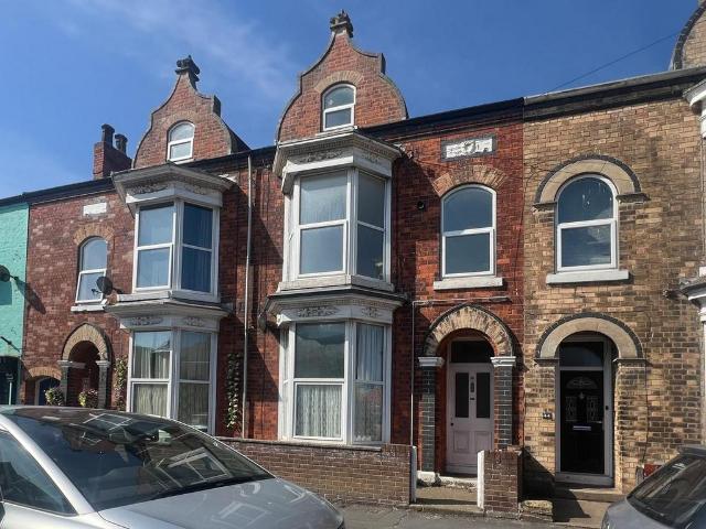 Queen Street, Withernsea 3 bed flat to rent £575 pcm £133 pw