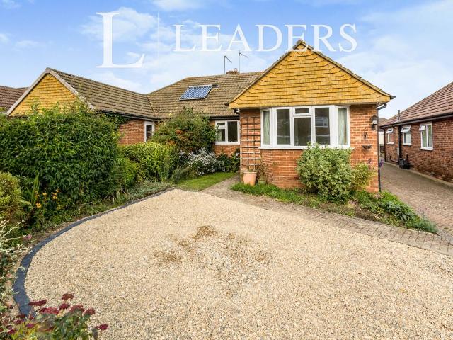 Queenhythe Road, Jacob's Well, Guildford GU4, 2 bed bungalow to rent, £1,595 pcm | PrimeLocation