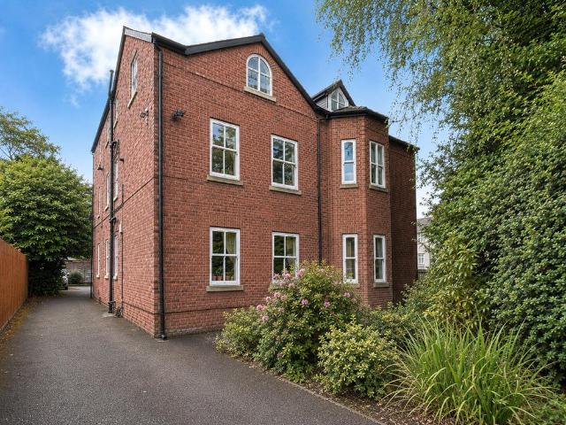 Queenston Road, West Didsbury. 2 bed flat to rent £1,500 pcm £346 pw