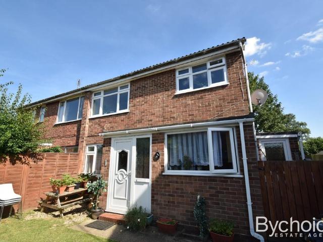 Queensway, Great Cornard 2 bed ground floor maisonette to rent £975 pcm £225 pw