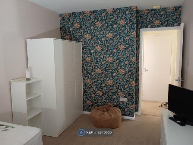 Queensway, Hemel Hempstead HP2, 2 bed end terrace house to rent, £600 pcm | PrimeLocation