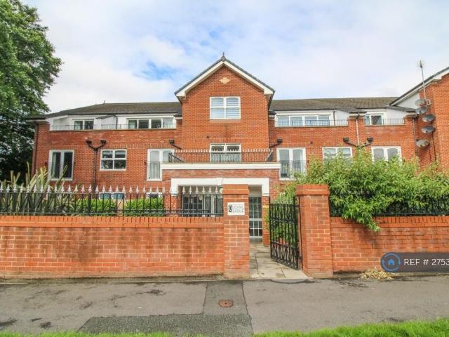 Queensway Lodge, Poulton Le Fylde, FY6 3 bed flat to rent £950 pcm £219 pw