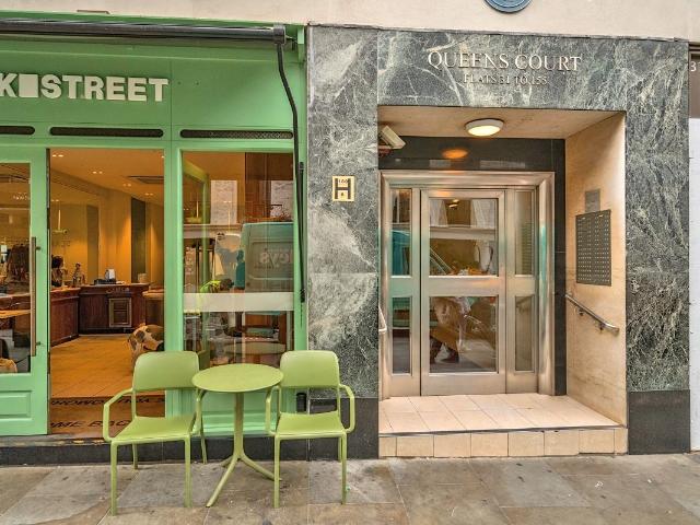 Queensway, London W2, 2 bed flat to rent, £3,250 pcm | PrimeLocation