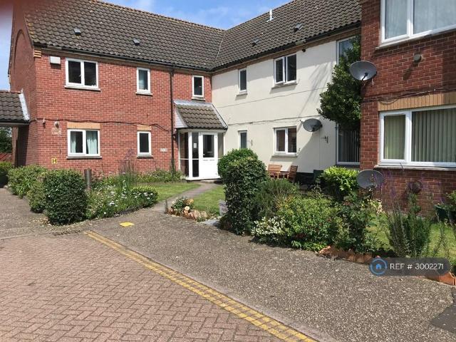 Queensway, North Walsham, NR28 Studio to rent £699 pcm £161 pw