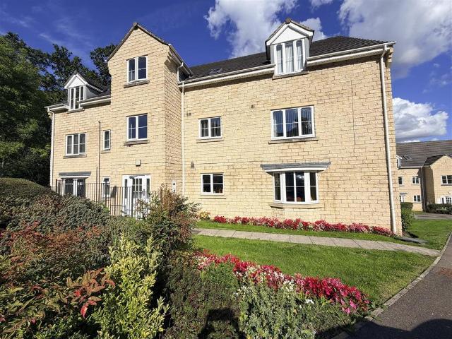 Queenswood Road, Wadsley Park. 2 bed apartment to rent £850 pcm £196 pw