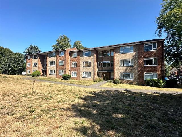 Queens Court, Ashford TN24, 2 bed flat to rent, £1,100 pcm | PrimeLocation