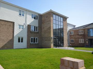 Queens Court, Gillingham ME8, 1 bed flat to rent, £1,150 pcm | PrimeLocation