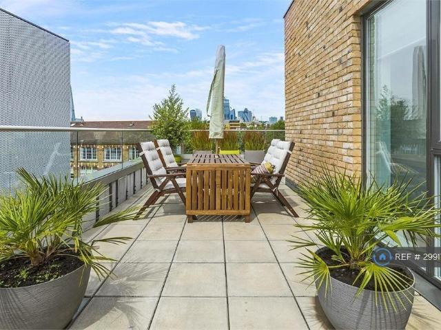 Queens Court, London, SE16 2 bed flat to rent £3,679 pcm £849 pw