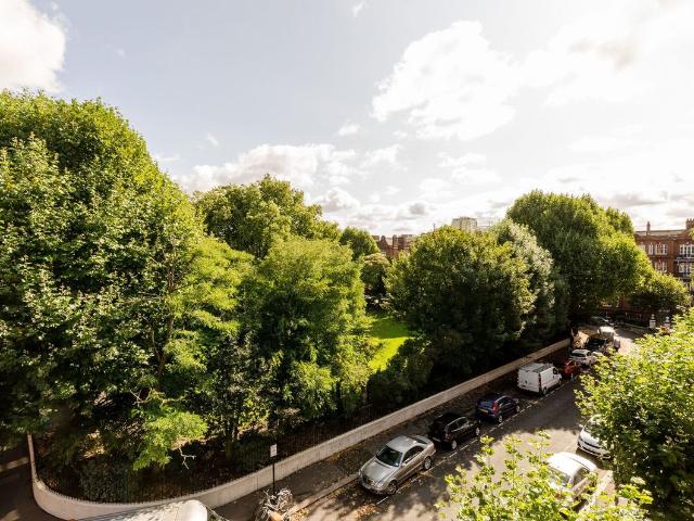 Queens Club Gardens, Barons Court, London W14, 3 bed flat to rent, £3,250 pcm | PrimeLocation