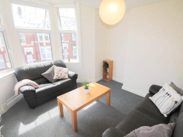 Queens Crescent, London NW5, 4 bed shared accommodation to rent, £4,300 pcm | PrimeLocation