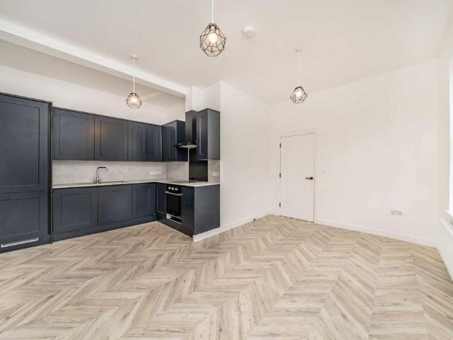 Queens Crescent, London NW5 1 bed flat to rent £1,998 pcm £461 pw