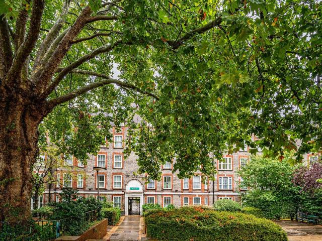 Queens Crescent NW5, Belsize Park, London, 3 bed maisonette to rent, £3,792 pcm | PrimeLocation