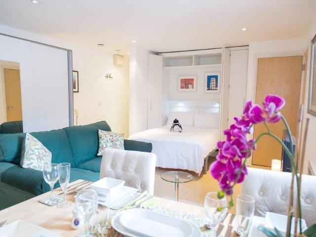 Queens Apartments, Queens Road, Clifton, Bristol BS8, Studio to rent, £1,850 pcm | PrimeLocation