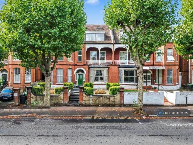 Queens Avenue, London, N10 2 bed flat to rent £1,975 pcm £456 pw