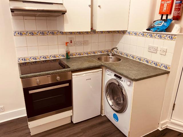 Queens Avenue, London N10, Studio to rent, £975 pcm | PrimeLocation