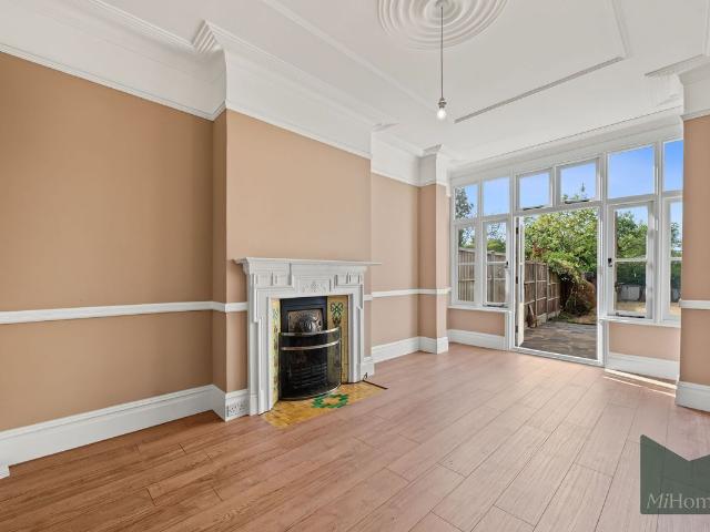 Queens Avenue, London N20, 4 bed semi detached house to rent, £3,400 pcm | PrimeLocation