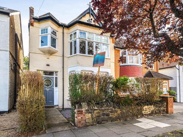 Queens Avenue, Whetstone, London, N20 4 bed house to rent £6,998 pcm £1,615 pw