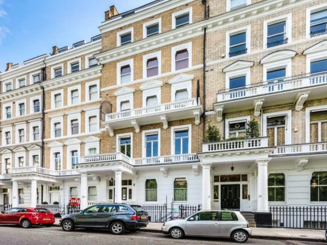 Queen's Gate Gardens, London, SW7 Studio to rent £1,450 pcm £335 pw